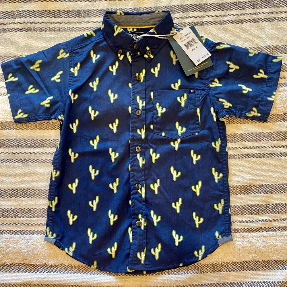 Boy’s size 6 button down collared shirt. NWT!